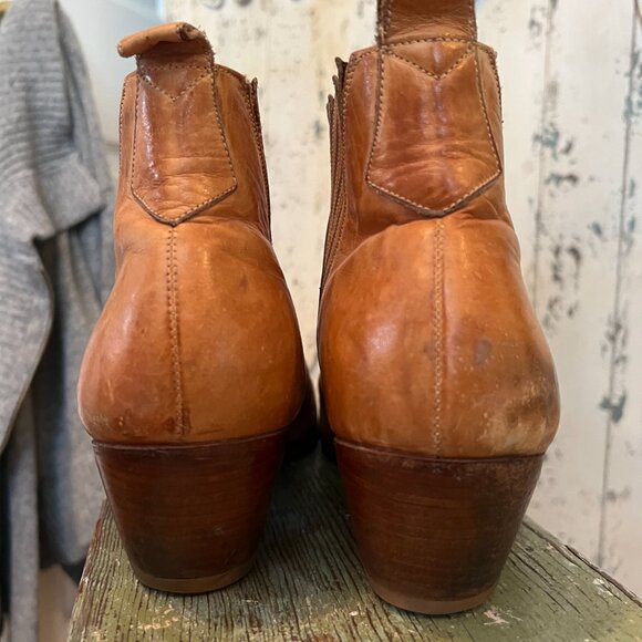 Vintage 70s The Wild Pair Tan Leather Ankle Boots Almond Toe W10 M8.5 - Picture 5 of 10